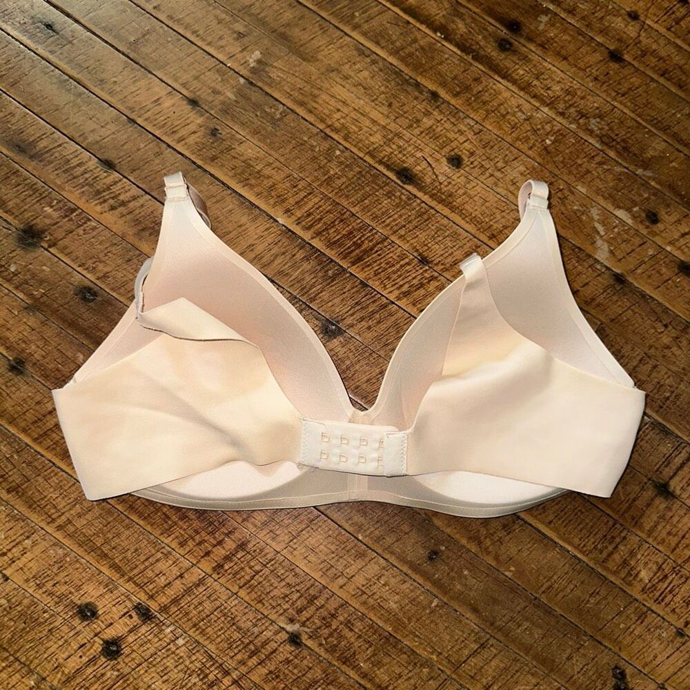 Soma nude comfortable 36B Vanishing 360 wireless bra - Picture 2 of 3